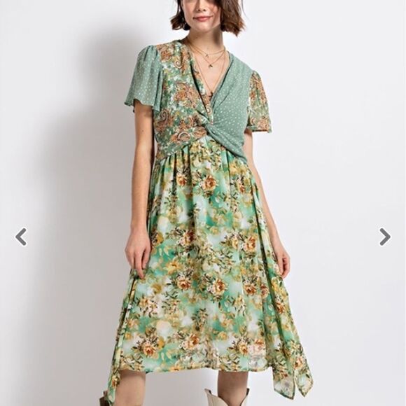 GIGIO Dresses & Skirts - NEW! Twist Front Elastic Waist Floral Midi Dress with Full Lining and Key Hole